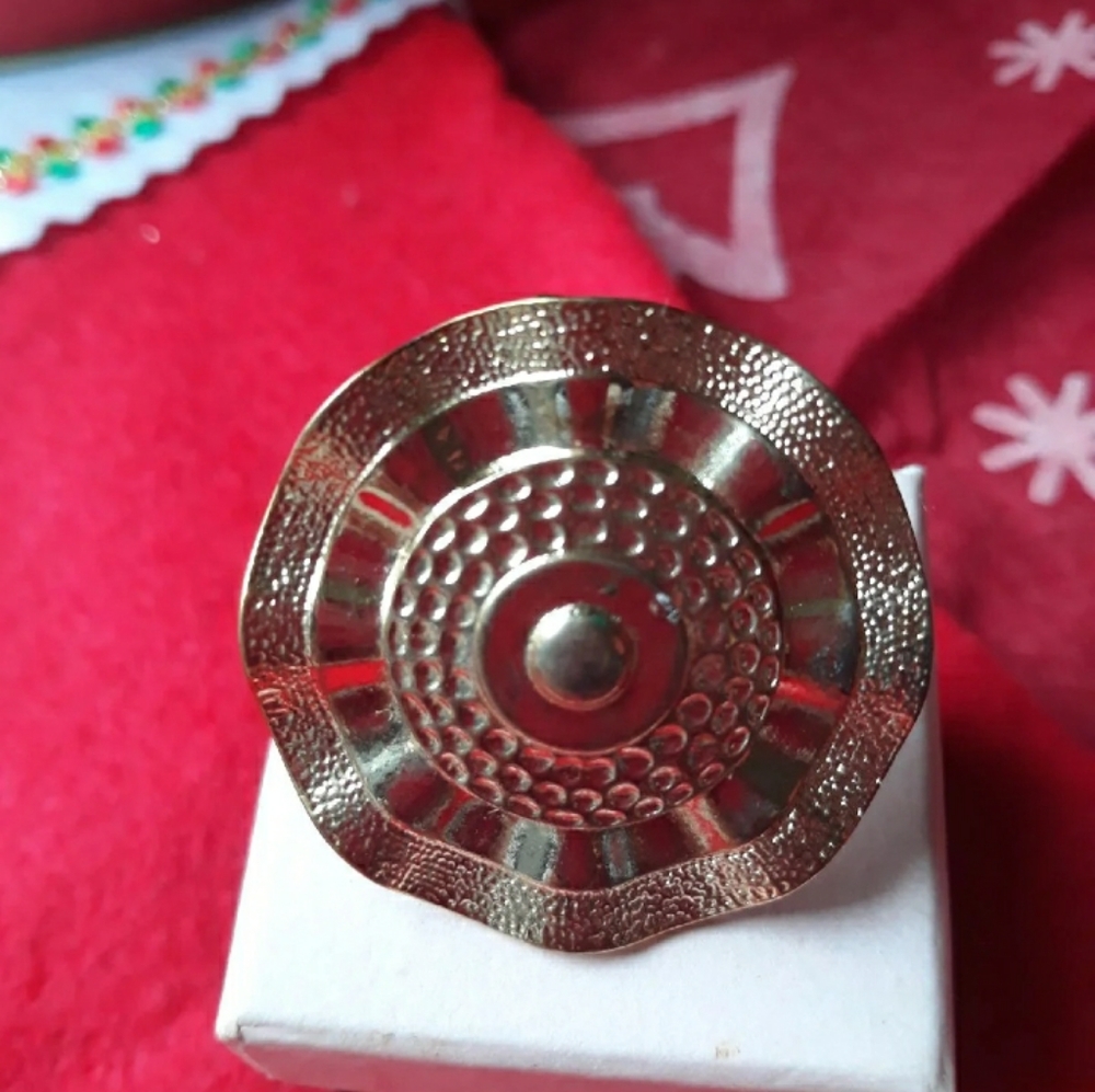 Hand Fan Form Ring
